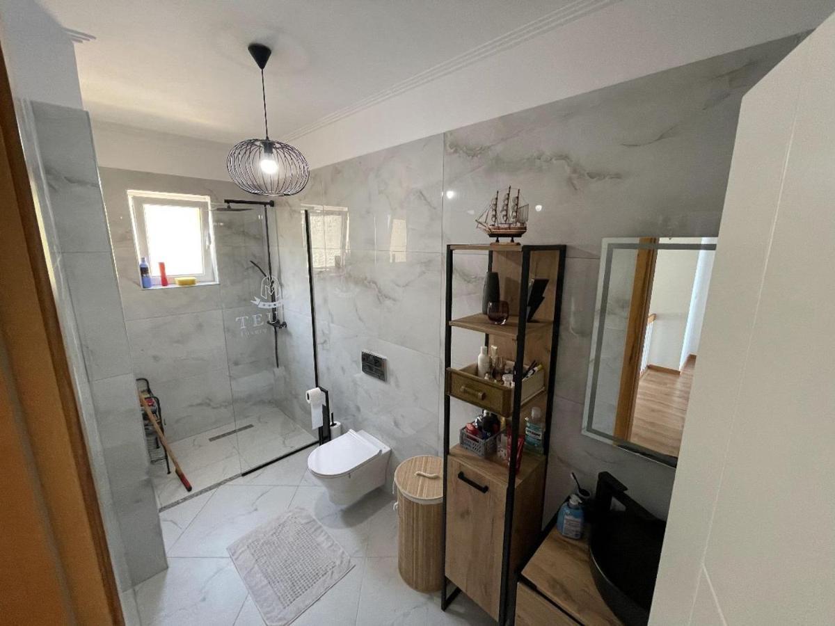 Teuta- Luxury Penthouse 200M2 Appartement Sarandë Buitenkant foto