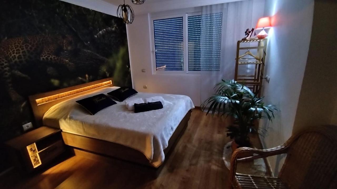 Teuta- Luxury Penthouse 200M2 Appartement Sarandë Buitenkant foto